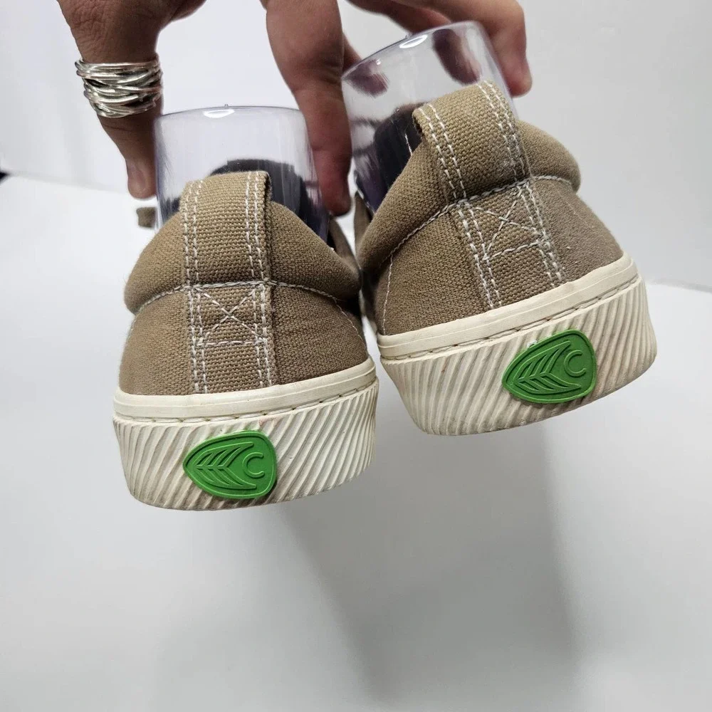 Cariuma Oca Low Taupe Olive Green Canvas Sneakers W9.5 M8 Shoes‎
